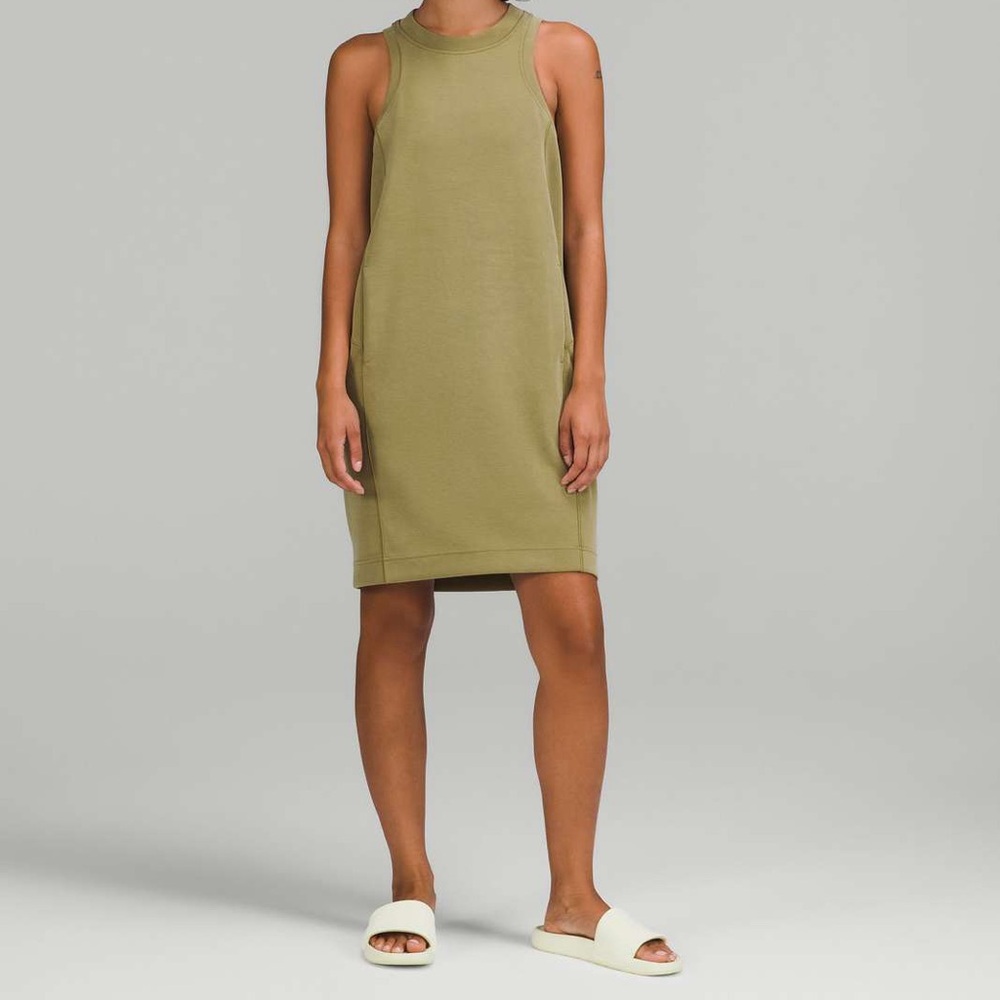 LULULEMON BACK IN ACTION SOFTSTREME DRESS